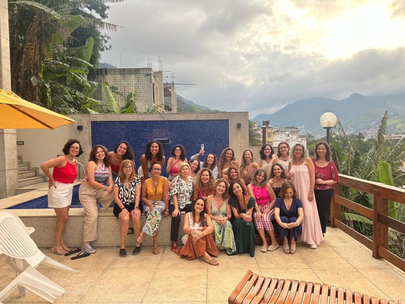 Grupo de mulheres reunidas em um encontro anterior da Mulher 21